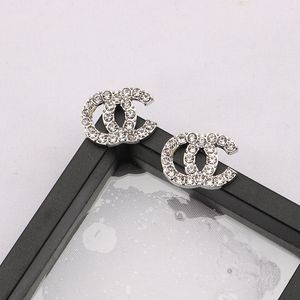 Classic Letter Stud 18K Guldpläterad Lyx Märke Designers Bokstäver Geometrisk 925 Silver Berömda Kvinnor Kristall Rhinestone Pärlörhänge Brud Bröllopsfest Smycken