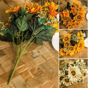 Dekorativa blommor Retro Artificial Sunflower Bouquet för hem skrivbordsdekor Silk Flower Daisy Diy Garden Wedding Hanw88