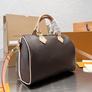 حقائب كتف نسائية من المصممين حقيبة سفر كروسبودي حقائب يد فاخرة للسيدات مع أكياس غبار