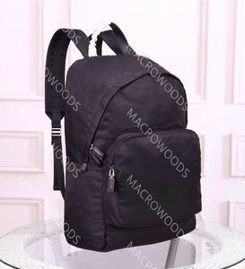 Mochila Designer para Men Bolsa de Viagem de Luxúria Bolsa de ombro Mulheres Compartimento Interior Plano UNISSISEX Bolsas clássicas de Nylon Backpack Triangle Sign PARACHUTE FASTER