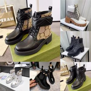 Klassische Designer-Damenstiefel, Wintermode, Slip-on-Lederstiefel, schwarze Lederschnürstiefel, luxuriöse Marken-Sneaker mit klobigem Absatz, weiße gemusterte Bootsies