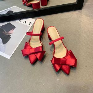 Klänningskor Kvinnor Elegant Summer Point Toe Pumpar Bow-Tie Chunky Heels glider på Block Woman