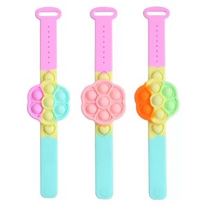 Push Fidget Toy Six Leaf Clover Roterande handledsremarmband Bubble Stress Reliever Vuxen Barn Dekompression Sensoriska leksaker Multicolor ZM923