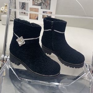 Kar Botları Tasarımcı Rhinestone Kristal Toka Kürk Kadın Ayakkabı Konforlu Sıcak Moda Giden Yuvarlak Ayak parmakları Düz ​​Alt Yün Boot 35-41