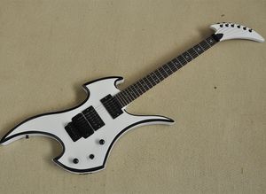 Białą nietypową gitarę elektryczną z podmokiem Rose Rose Rose można dostosować