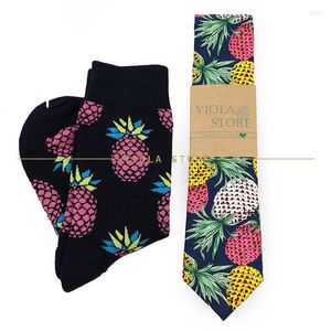 Fliegen Ananas Wellen Cartoon Plaid Krawatte Baumwolle Socken Sets Party Täglich Casual Männer Lustiges Design Blau Anzug Krawatte Geschenk Krawatte Zubehör