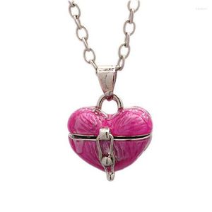 Cadeias Moda Mulher Pink Copper Copper Heart Formulário Coloque de pendente de caixa aberta para garotas Jóias Longa Corrente Longa Presente de Cadeia