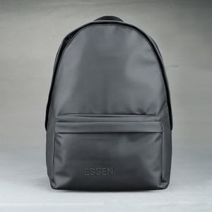 Mochilas de designer de moda masculinas Casais viagens ao ar livre para a escola Letras impermeáveis ​​de couro Backpack preto puro