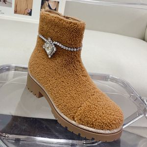 Yün kar botları tasarımcı rhinestone kristal toka koyun derisi kadın ayakkabıları rahat sıcak moda patik yuvarlak ayak parmakları düz dip kürk ayak bileği botu