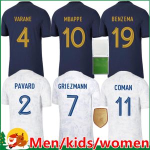 Franse club volledige sets voetbalshirt Benzema mbappe griezmann saliba coman pavard Kante maillot de voet equipe maillots kids kit vrouwen mannen voetbal shirt