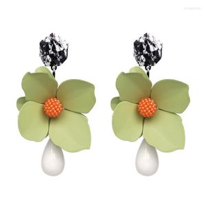 Brincos Dangle 2022 Flowers Stud Stud elegante jóias de moda para mulheres Personalidade de joias finas Presente fofo