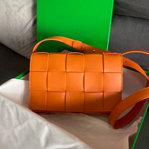 Wirklich Spiegelqualität Frauen weben Tasche Leder Schultergurte Kissentaschen Luxus Designer echtes Leder Umhängetasche Geldbörse Brieftasche volle Verpackung