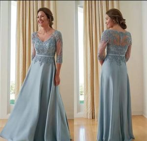 V Neck Mother of the Bride Dresses Appliques Gray Blue Lace Sheer 3/4 ärmar En linje Bröllopsgästklänning Plus Size aftonklänningar