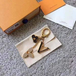 Lüks tasarımcılar anahtarlıklar mektuplar elmas tasarımcılar anahtarlık üst araba anahtar zinciri kadınlar toka takı anahtarlık çantaları kolye zarif