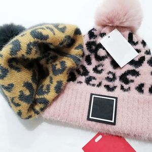 Mulheres de moda tricotaram bon￩s quentes e macios da marca de impress￣o de leopardo Hats de croch￪ com tag atacado