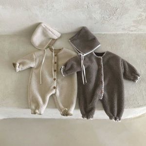 Rompers Newborn Outdoor Winter Warm Lamb Velvet Clothes Boys Long Sleeves Girls Cute Single Breasted Jumpsuit Romper Hats J220922