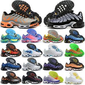 2022 TN Plus Mens Koşu Ayakkabıları 1.0 Tasarımcılar Spor Ayakkabı Yastıklar Üçlü Black Beyaz Hava Eşleri Erkek Kadın Eğitmenler Açık Ayakkabı Maks. Boyut 40-45