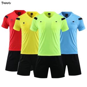 Running Sets Professional Referee Soccer Jersey Set Adult Vneck Football Uniform Short Sleeve Match Judge Shirt Three Pockets Shorts 220923