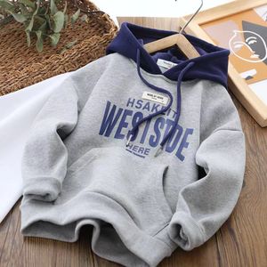 Pullover Winter Boys Ubrania Bluzy Plus Velet zagęszcza luźne termiczne pullover litera druk swobodny dzieci bluzy bluzy 220924