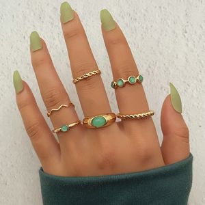Set di anelli di cristallo verde bohémien da 6 pezzi per donne e ragazze 2022 Trend Wave Anelli per dita Regalo di gioielli Boho