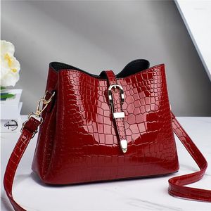 Bacha de noite Padrão de crocodilo Buckebag para mulheres Bolsa de crossbody Patent Leather ombro Designer de bolsa