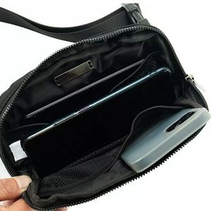 Lu Yoga Lu Everywhere Belt Bag Officiella modeller Dam Sports midja Väskor utomhus Messenger Chest 1L kapacitet