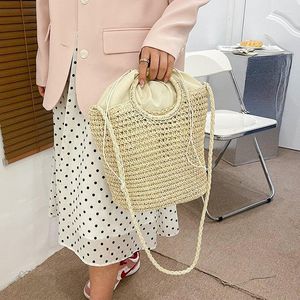 Bolsas de noite 2022 Bolsa de palha de balde feminino Moda versátil One ombro Mensageiro da bolsa CC Sac A Main