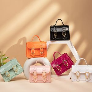 Ryggsäckar mode mini handväskor pvc crossbody väskor för små flickor födelsedag gåva baby barn axel tote liten telefon handväska 220924