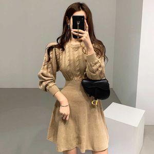 Sıradan Elbiseler Moda Sonbahar Kış Örme Elbise Kadınlar Twist Desen Şemsiye Pileli Elbise Zarif Kalın Fener Kılıf Mini Sweater Elbiseler Y2209