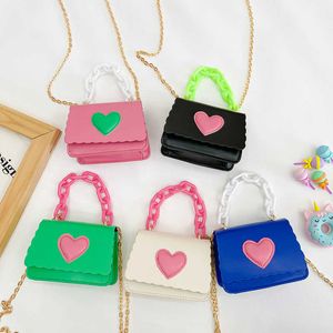 Rucksäcke Nette Herz Design Kinder Schulter Messenger Tasche Kleine Quadratische Tragbare Baby Kinder Handtasche Einfache Mädchen Ausgehen Münze Geldbörse 220924