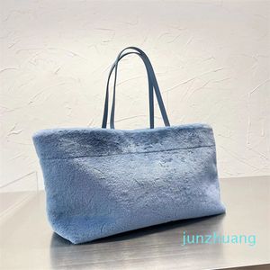 2022 Зимние плюшевые сумки дизайнерские сумочки женские сумочки роскошные фальшивые мех плеч