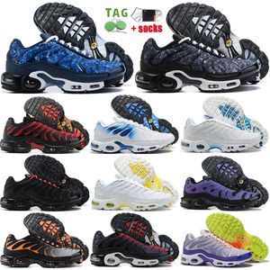 2022 Designer Clssic TN Plus Mens Running Shoes Fashion Cushion Triple White Black Blue Jogging Walking Men Kvinnor Sneakers Trainers Outdoor Sports Shoe Airs Size 7-11