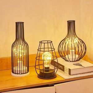 Bordslampor LED Night Light Iron Lamp Vintage R tt vinglas Glasflaska Creative Gift Home Decor Bedroom Bedside Desk Lantern