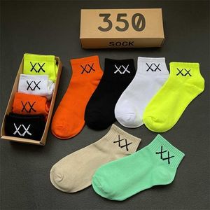 Men's Socks 4 PairsBox Fashion XX Crew Male Street Europe 350 Style Hip Hop Match Tidal Men and Women Personality 220923