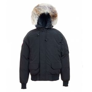 Mens Designer Down Parkas Casacos de inverno 6 cores Marca Outerwear com nervuras de manga comprida com capuz Outerwears Windbreakers com peles