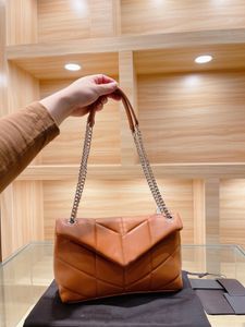 Kadınlar lüks çanta tasarımcısı loulou çizgileri çanta yumuşak messenger ofis çantası y şekil crossbody gerçek deri omuz çantaları tasarımcılar toptan fiyat çantası tote