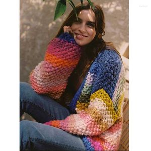 レディースニットフロルデビダレインボーストライプカーディガンの女性の手はかぎ針編みのセーター秋の冬ウォームニットコートストリート