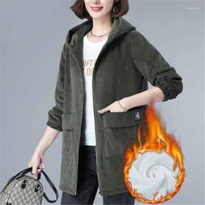 Damskie okopy płaszcza damska kurtka sztrutowa dla kobiet 2022 Autumn Korean Plus w rozmiarze 5xl Casual Hooded Mother Mother Windbreaker