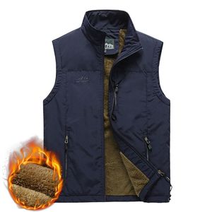 Men s Vests Winter Warm Vest Men Multi Pockets Fleece Liner Thickness Autumn Waistcoat P ographer Reporter Sleeveless Jacket Plus Size 4XL 220926