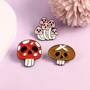 Cute Mushroom Cartoon Brooches Pin for Women Fahsion Jewelry Shirt Coat Dress Denim Bag Decor Enamel Pin