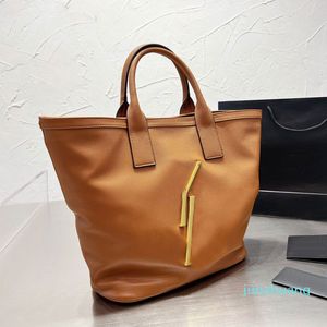 Designer -Tote Bag Women Axelv￤skor Fashion Leather Vacation Travel Handv￤skor Svart stor kapacitet H￥rdvara Brev Dekorera inre dragkedja Pocket Totes Purse