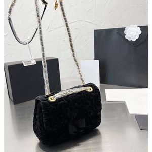 Bolsas de noite femininas fofas de veludo inverno bolsa quadrada com aba designer clássico acolchoado moeda de ouro ferragens vintage corrente ombro transversal SacocheM