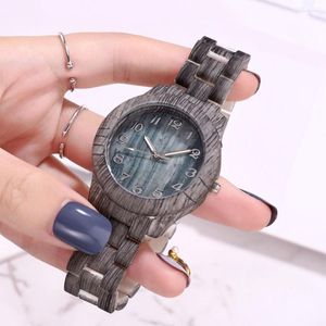 손목 시계 모방 목재 시계 여성 간단한 쿼츠 크리에이티브 백단향 곡물 스트랩 패션 여성 드레스 클럭 reloj