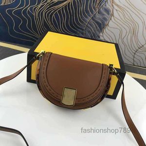 Sacos de noite Saddle Shoulder Bag 2021 Women Crossbody Bags Genuine Leather Clutch Handbag Cover Plain Ajustable Strap Gold Hardware Mini FaM