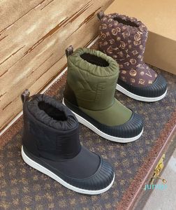 2022 Inverno quente plataforma quente Sapatos femininos moda em relevo de boots designer woman nylon botas com baixo solado pesado 35-4