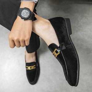 Luxuriöse Herren-Brogues aus Cord, Lederschuhe, modische Metallschnalle, alltägliche Business-Schuhe, Halbschuhe, volle Größen