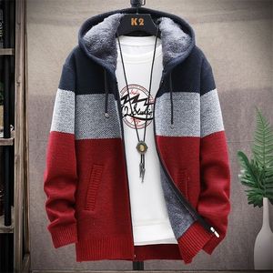 Camisolas masculinos Autumn Corean Hooded suéteres masculinos com cardigã de malha de veludo e veludo