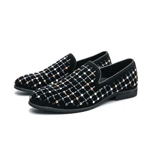 Luxo masculino colorido shinestone brogues camurça dedo redonda moda cotidia sloomers de negócios slowers grandes 38-48