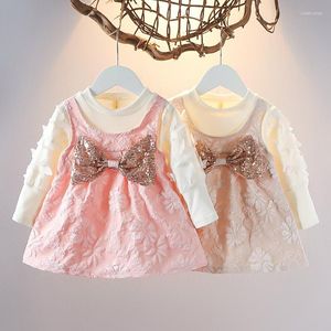 Flicka klänningar vårens höst baby klänning prinsessan söt bow-knot långärmad spädbarnsmode kläder falska två bitar