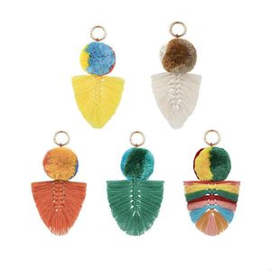 Nyckelringar Rame Feather Keychain med fuzzy bollar handgjorda bomullsnyckelringar handväska charm bilring kedja dekor boho nyckelringar släpp del dhgnx